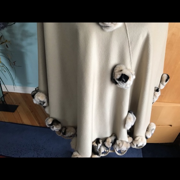 A designer wool wrap with the real fur balls. - Picture 2 of 4